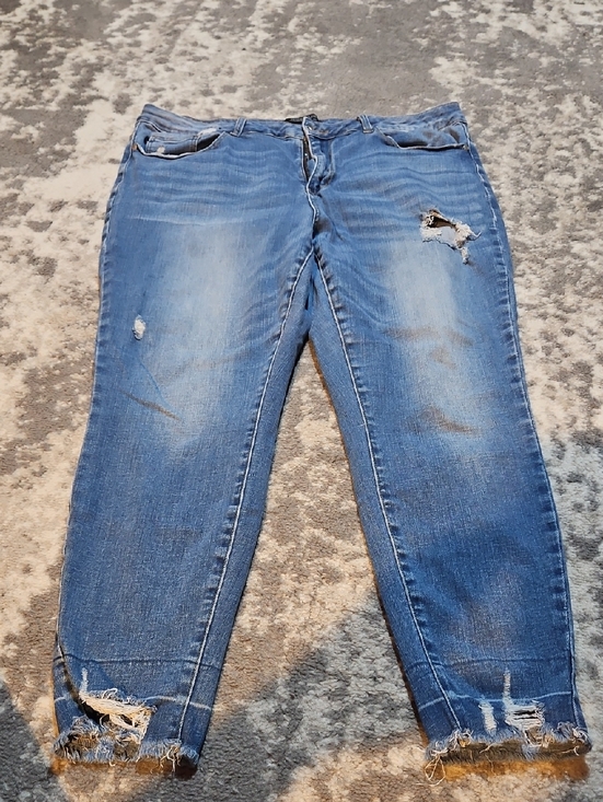 Judy Blue Denim - Judy Blue Distressed Blue Ankle Crop Jeans